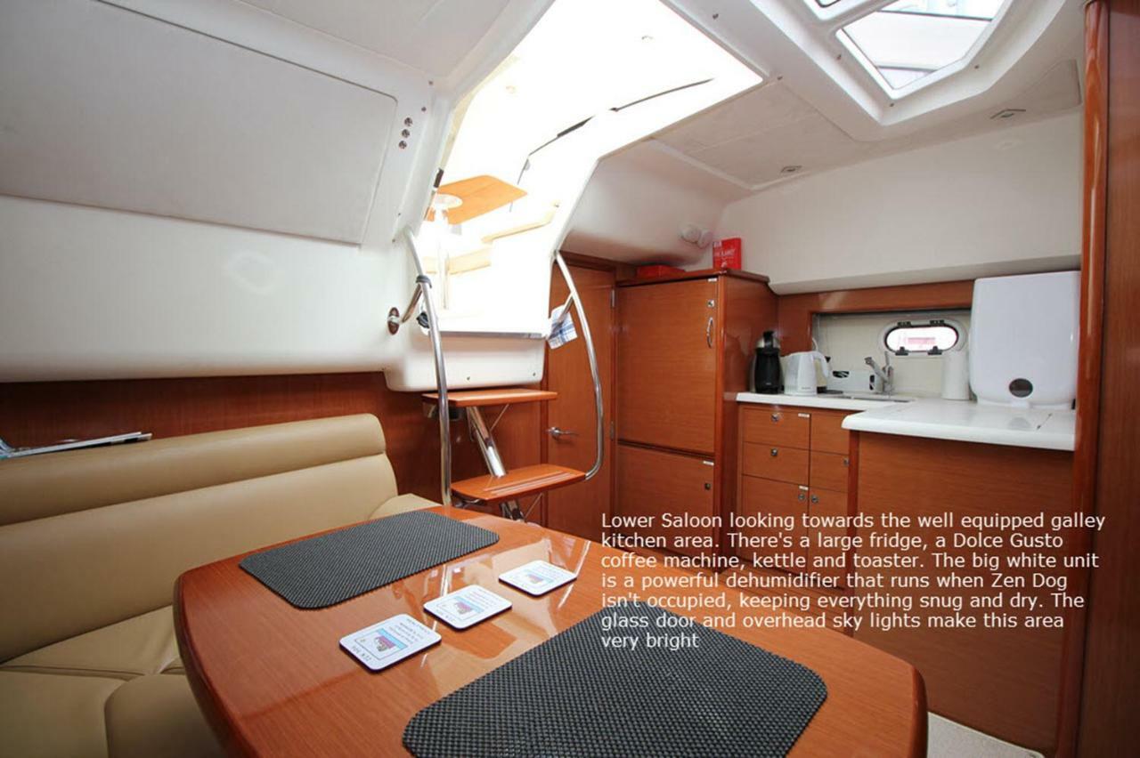 Hotel Zen Dog Luxury Motor Yacht Lymington Esterno foto